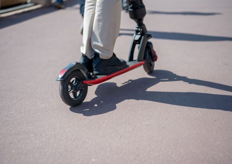 Comprar patinete eléctrico: cómo elegir el modelo ideal y aprovechar al máximo tu inversión
